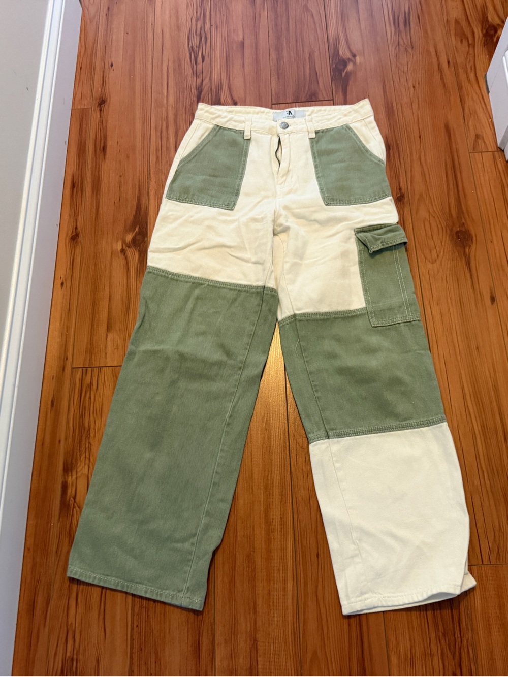 Woman’s Two-Tone Green & Cream Utility Pants